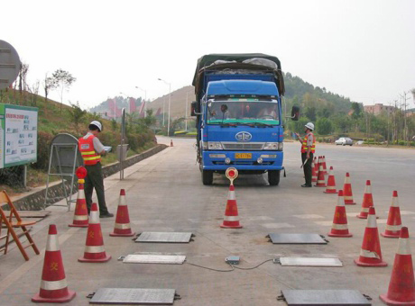 軸重秤-高速公路交警專用地磅、便攜式公路超載檢測系統(tǒng)